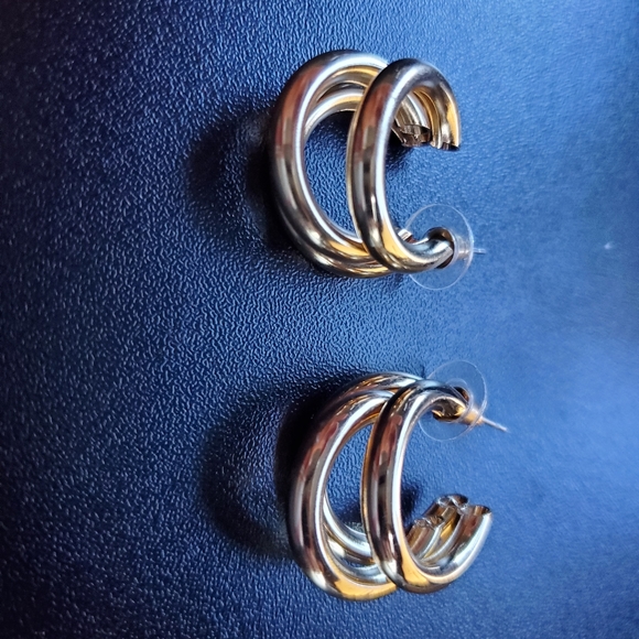 NWOT FOREVER 21 HOOPS - Picture 2 of 6